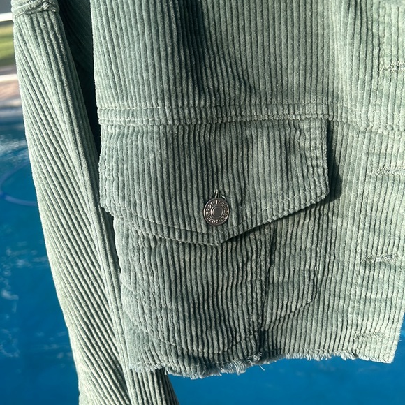 Forever 21 Trendy Cropped Olive Army Green Frayed Corduroy Jacket sz M NWOT cute - Picture 15 of 17